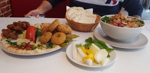 Mixed plate and fatteh at Vegan Food Revolution in Cologne