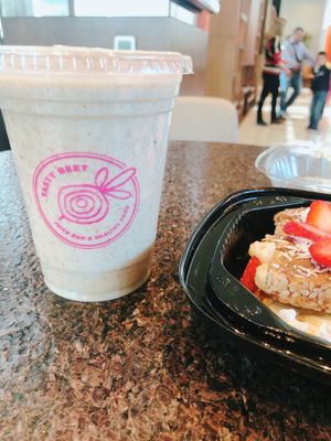 licuado de plátano y mango con linaza y maca  at Tasty Beet in Chihuahua