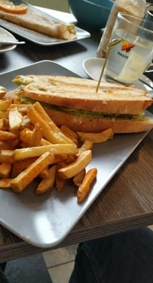 Sandwich mit Pommes at Katzentempel - Leipzig Ost in Leipzig