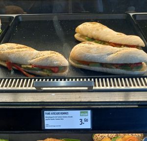 pane avocado humus at backWERK - Grimmaische in Leipzig