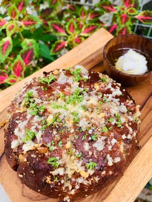 Pull apart garlic and cheeze bun at Loving Earth Cafe in Fort Kochi