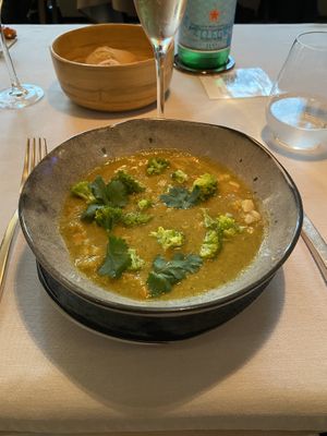 Soupe de brocolis au curry  at Le Cap Marine in Nancy