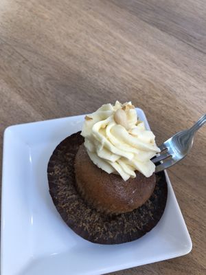 Vegan banana flavour cupcake at Cupcake Corner in Krakow