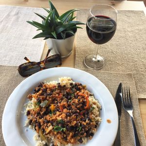 Vegan chili with rice at Bosque Bio in Almada