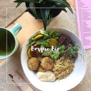 Perfect falafel bowl at Bosque Bio in Almada