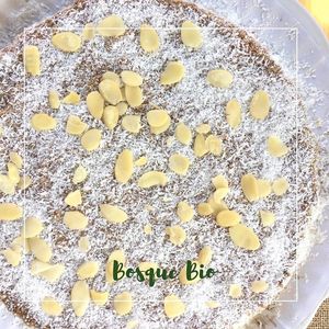 almond, coconut and banana... perfect break 
100% vegan at Bosque Bio in Almada