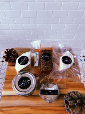 Brie cheese, rawvegan salami, coconut parmesan, mushrooms foie gras,blue cheese at Gardeno in Tijuana