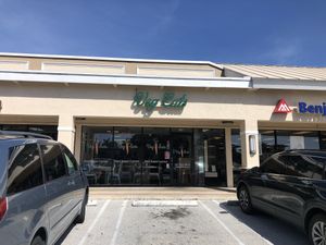 The outside at Veg Eats Foods  in Delray Beach