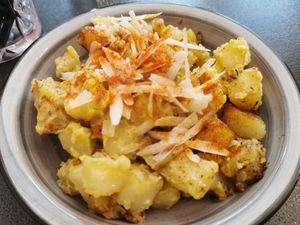 Potatoes with thyme, mustard and lemon at Tarantula in Thessaloniki