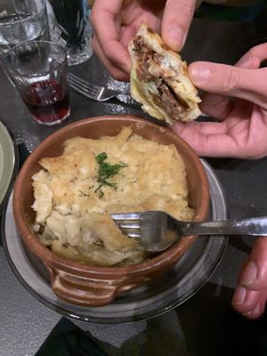 Pasta and besciamella   at Tarantula in Thessaloniki