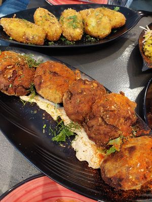 kidney bean balls at Tarantula in Thessaloniki