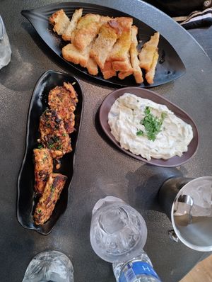 Tempeh, tzatziki at Tarantula in Thessaloniki