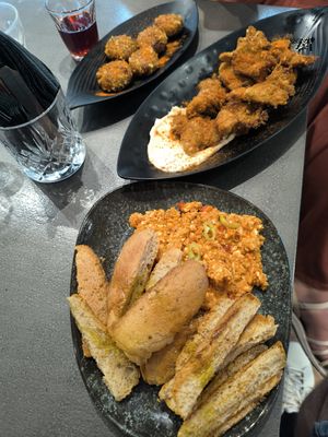 Cheese bites, mushrooms and cheesecause at Tarantula in Thessaloniki