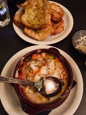 Spicy tomato&cheese hot pot with toasts at Tarantula in Thessaloniki