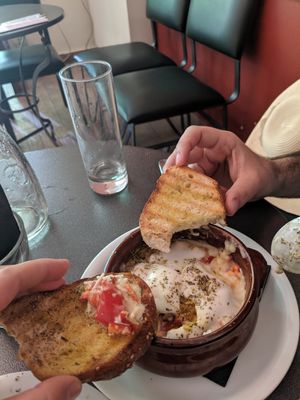 Tomatoes & peppers hot pot at Tarantula in Thessaloniki