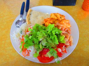 Buffet food at Comida Vegetariana in Asuncion