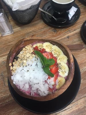 Berry smoothie bowl at Sonny Side in Legian