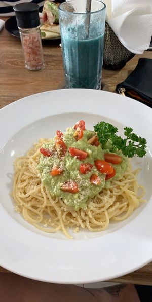 Spaghetti avocado  at Sonny Side in Legian