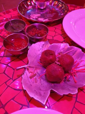 Potatoes in chickpea coating at Indian Lounge in Nice