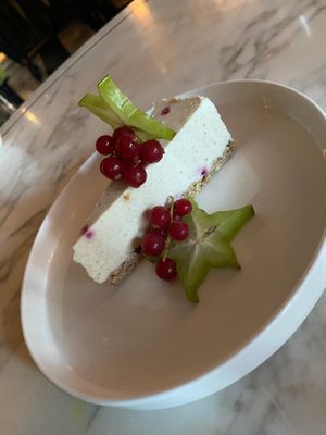 Vegan cheesecake at Song Qi in 