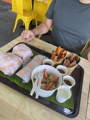 Food  at Munchies Tha Phae Gate in Chiang Mai