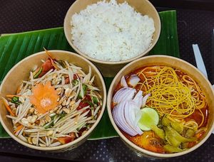 Khao SOI and Som Tam at Munchies Tha Phae Gate in Chiang Mai