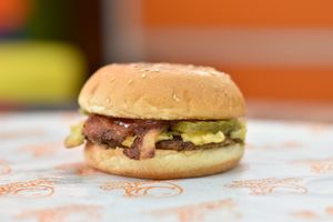 Cheeseburger at Munchies Tha Phae Gate in Chiang Mai