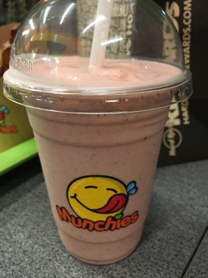 Strawberry “Milk”shake at Munchies Tha Phae Gate in Chiang Mai