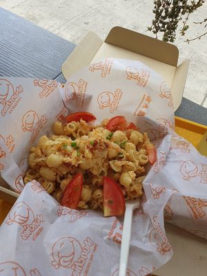 Mac cheese with 'bacon' bits. Salty and greasy but good once in a while! at Munchies Tha Phae Gate in Chiang Mai