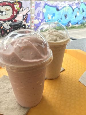 Strawberry and durian (coconut) milkshakes at Munchies Tha Phae Gate in Chiang Mai