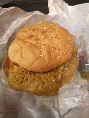 Chickenburger with vegan omlett - I didn't like the taste at Munchies Tha Phae Gate in Chiang Mai