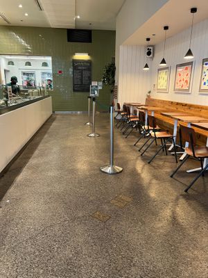 nice space at sweetgreen - Michigan Ave in Chicago