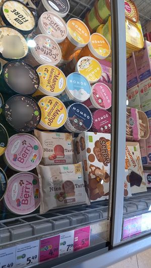 veganes eis von ice date, nasch natur & nomoo at denn's Biomarkt in Krefeld