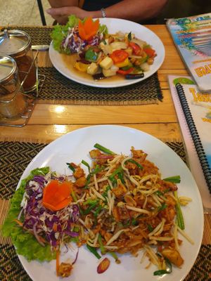 Vegan Pad Thai noodles and Cashew Nut at Taste from Heaven in Chiang Mai