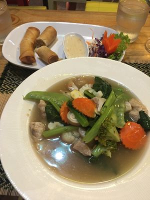 Spring rolls and Rard-Na noodles at Taste from Heaven in Chiang Mai