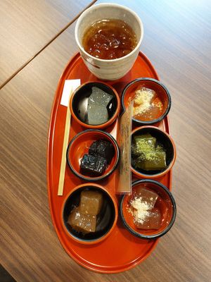 Warabi set at Ikkyu-an in Kyoto