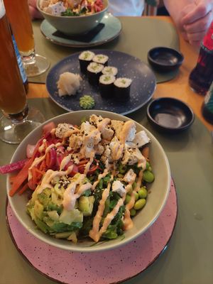 Poké bowl with sushi at MakaMaka in Split