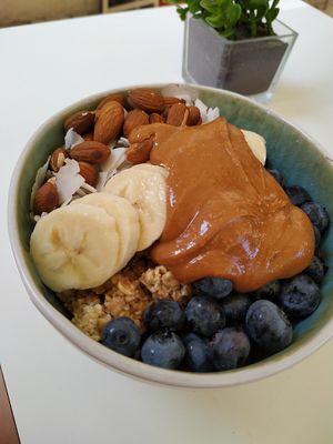 Acai bowl with granola, banana, coconut, peanut butter, and almond at MakaMaka in Split