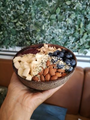 Acaí bowl at MakaMaka in Split