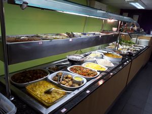 Buffet Livre com muitas variedades de saladas e deliciosos pratos quentes at Vegano da Tijuca in Rio De Janeiro