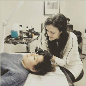 Micropigmentación y dermoblading vegano at SanMan Tattoo Parlor in Madrid