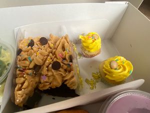 Mini cupcake 🧁 peanut butter brownies  at Deer Mama in Amsterdam