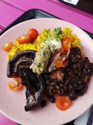 Deer mama's delicious take on English breakfast at Deer Mama in Amsterdam