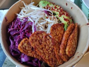 Cold noodle salad at Deer Mama in Amsterdam