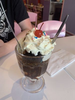 Brownie & Oreo Sundae  at Deer Mama in Amsterdam
