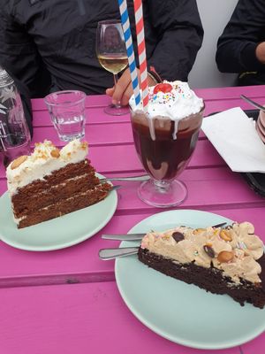 Cake and Shake at Deer Mama in Amsterdam