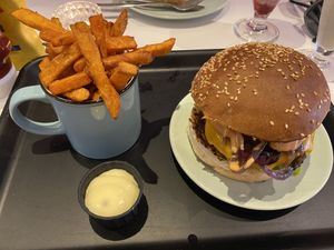 Sweet potato fries and the BBQ Cheeseburger at Deer Mama in Amsterdam