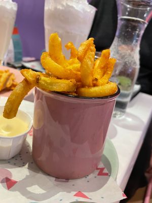 Curly fries  at Deer Mama in Amsterdam