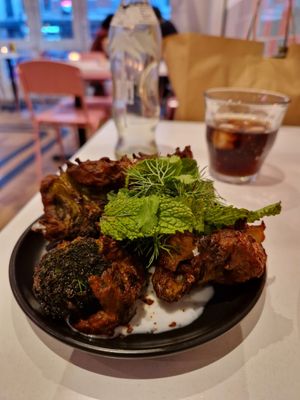 Veggies Wings (Brokkoli / cauliflower) at Deer Mama in Amsterdam