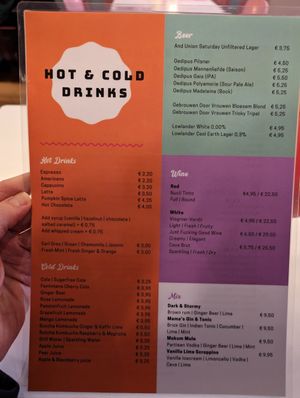Hot & cold drinks at Deer Mama in Amsterdam